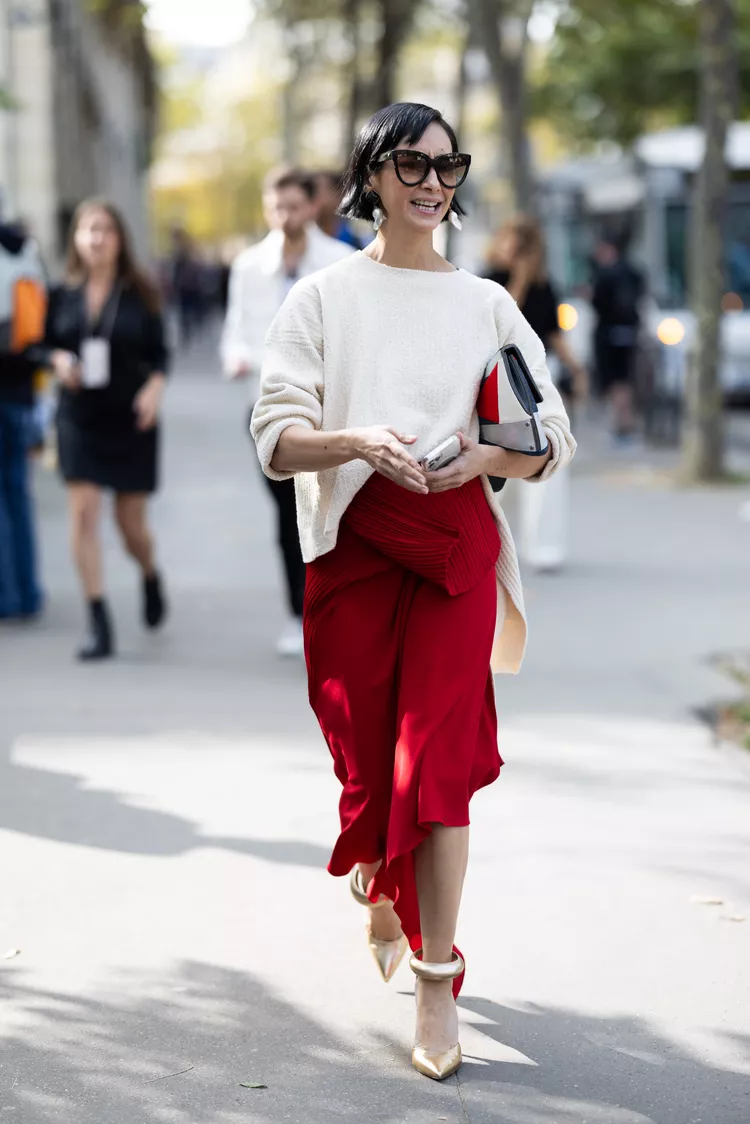 Спідниця-міді - тренд 2026: види, як підібрати по фігурі. З чим носити атласну та джинсову спідниці-міді? atlas3, 2, Спідниця-міді - тренд 2026: види, як підібрати по фігурі. З чим носити атласну та джинсову спідниці-міді? міді