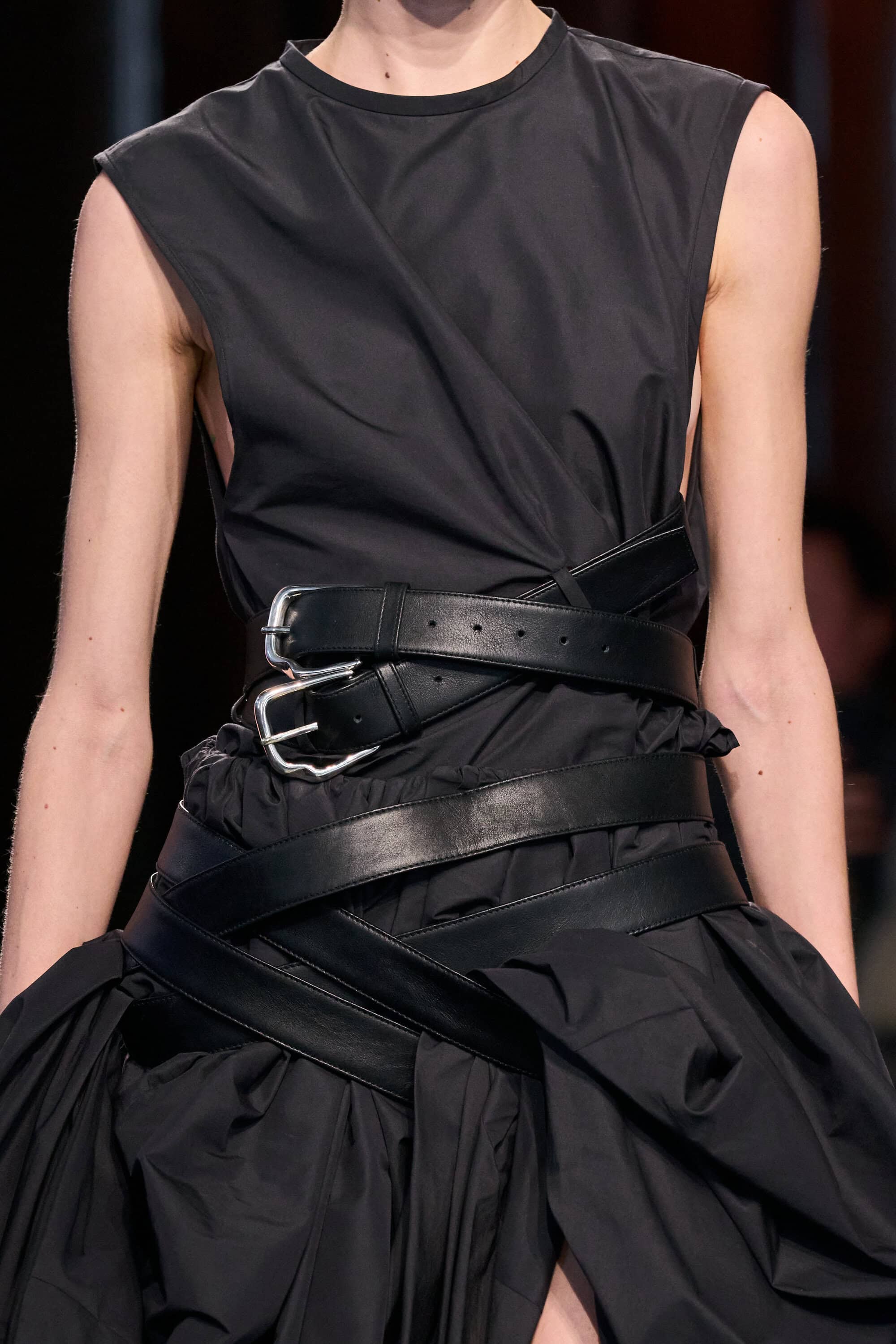 Модний код осені-зими 2025/2026: головні тренди жіночого одягу belt, 41, Модний код осені-зими 2025/2026: головні тренди жіночого одягу тренды