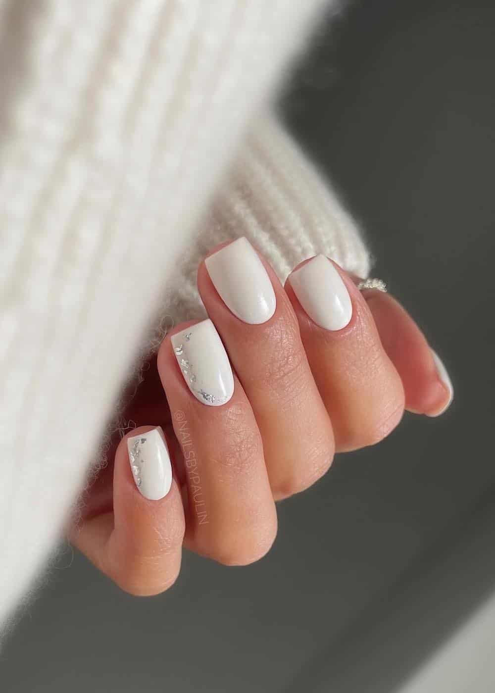 Який манкіюр у моді цієї зими? Класика, тренди, новинки – 75 фото belyj, 61, Який манкіюр у моді цієї зими? Класика, тренди, новинки – 75 фото маникюр