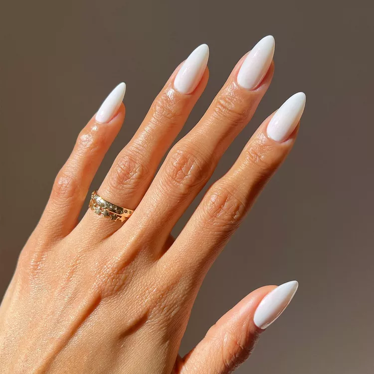 Грошовий манікюр на червень 2026 року: залучіть фінансовий потік на початку літа belyj, 18, Грошовий манікюр на червень 2026 року: залучіть фінансовий потік на початку літа маникюр