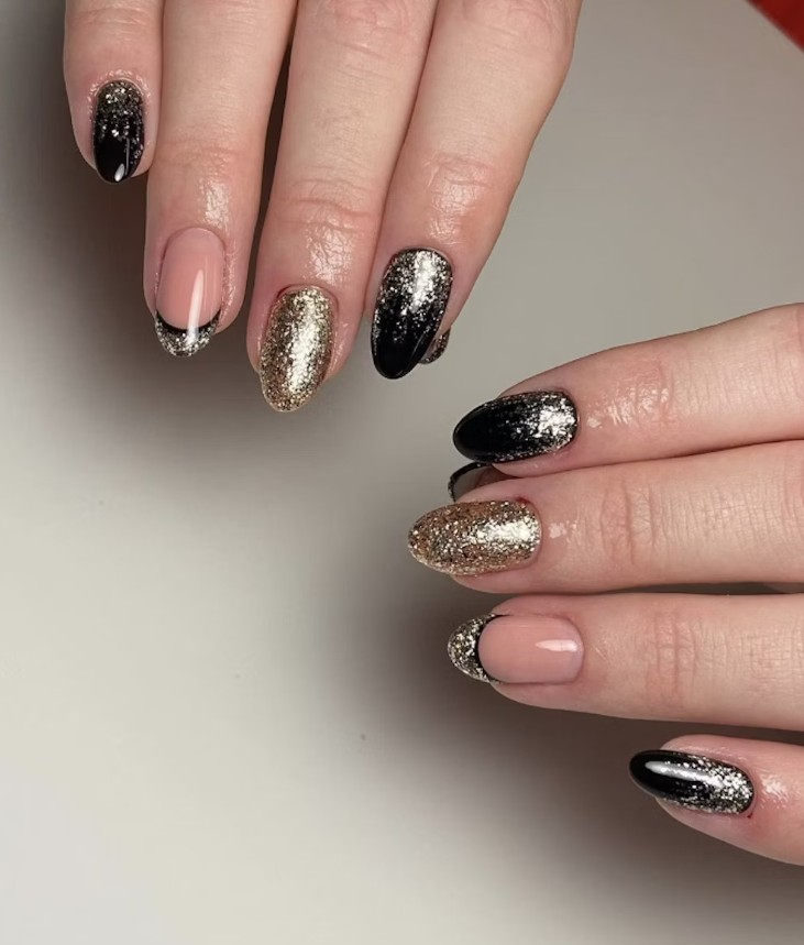 Магніт для грошей: ідеальний грошовий манікюр на листопад 2025 року. black10 1, 18, Магніт для грошей: ідеальний грошовий манікюр на листопад 2025 року. Грошовий манікюр