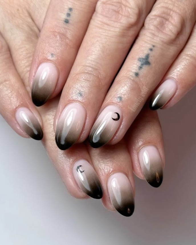 Манікюр мигдаль: розкішні та сміливі тенденції сезону (55 фото) Глянсовий чорний манікюр, осіння елегантність