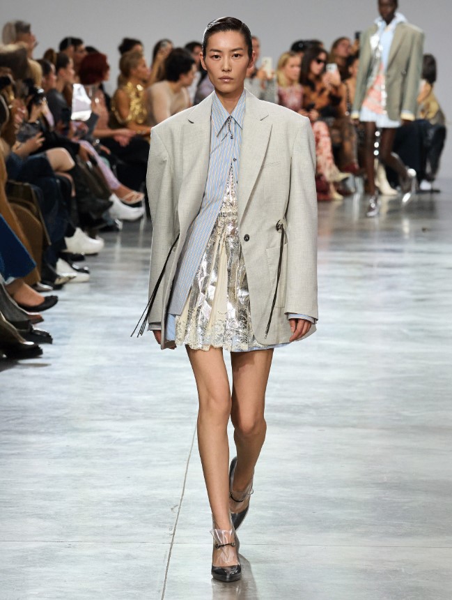 Найактуальніші моделі та забарвлення жіночих курток на весну 2026 року! Фото blejzer, 41, Найактуальніші моделі та забарвлення жіночих курток на весну 2026 року! Фото куртки