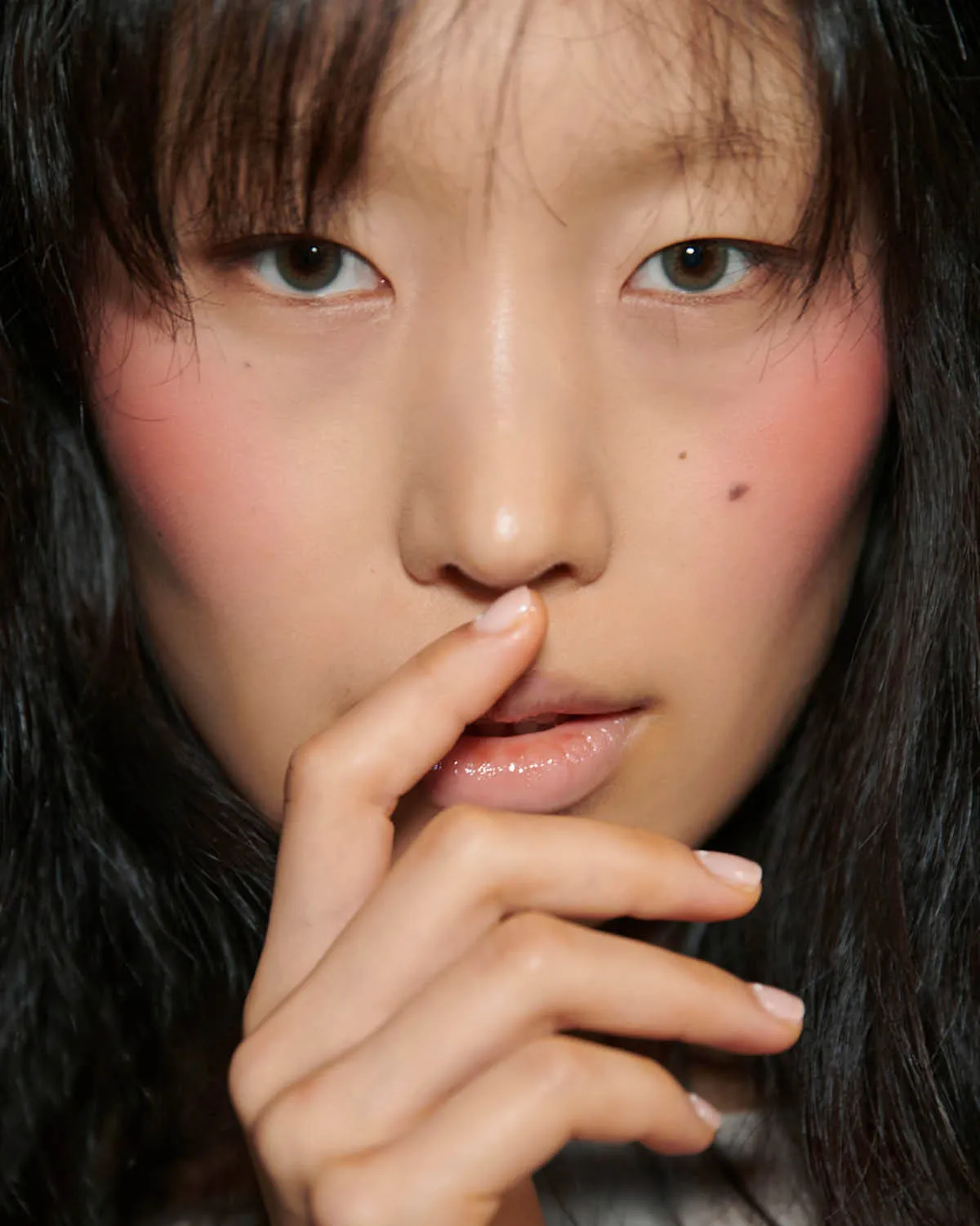 Губи, стрілки, сяйво – головні тренди макіяжу 2026 blonzer2, 7, Губи, стрілки, сяйво – головні тренди макіяжу 2026 макияж