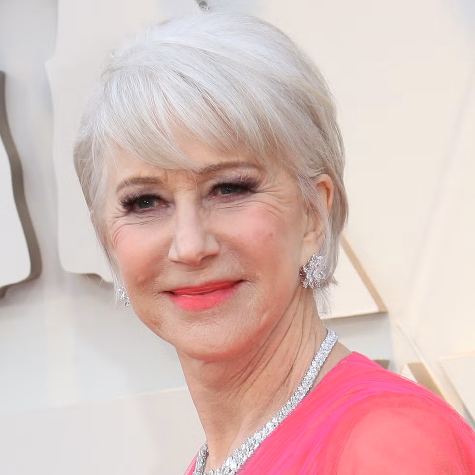 Омолоджуючі стрижки для жінок після 50 років на коротке та середнє волосся bob okruglij, 22, Омолоджуючі стрижки для жінок після 50 років на коротке та середнє волосся Омолоджуючі стрижки