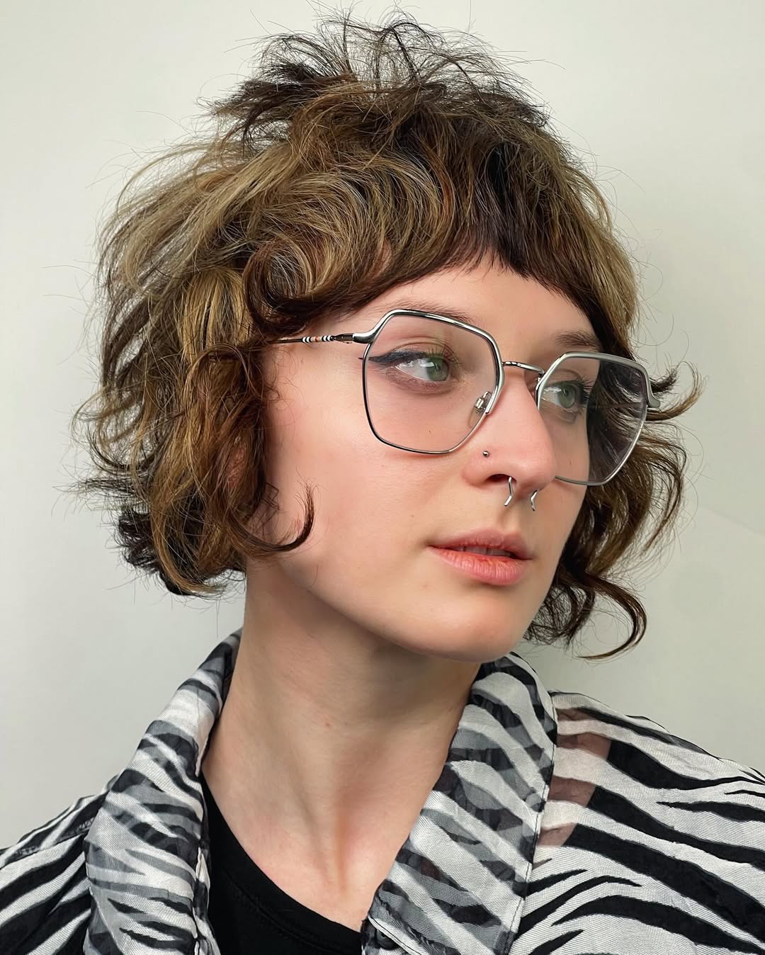 Кращі стрижки для кучериків у 2026 році: вибираємо за типом обличчя та довжиною волосся. bob tekstur, 22, Кращі стрижки для кучериків у 2026 році: вибираємо за типом обличчя та довжиною волосся. стрижки