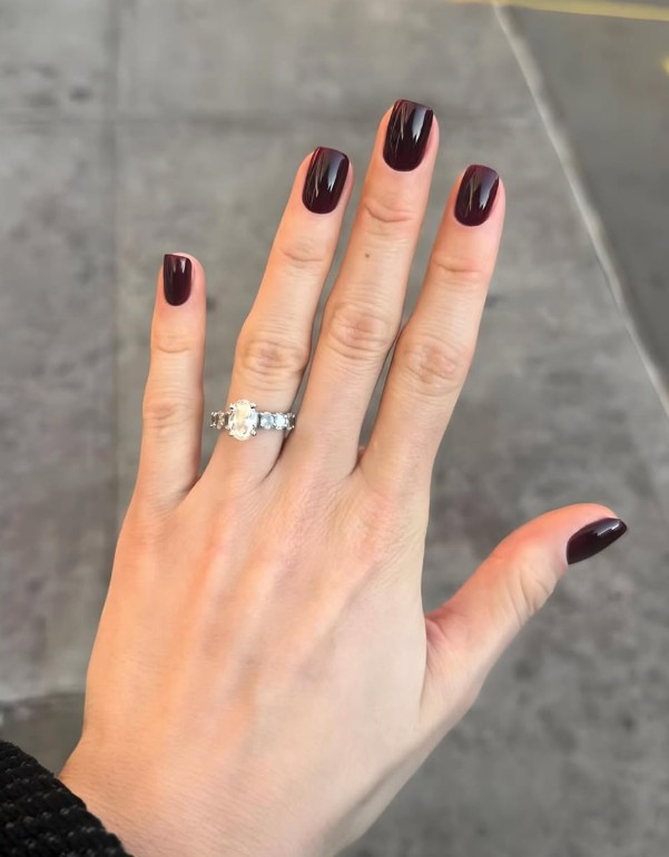 bordo2, 10, Секреты денежного маникюра: цвета и символы октября 2025 маникюр на октябрь