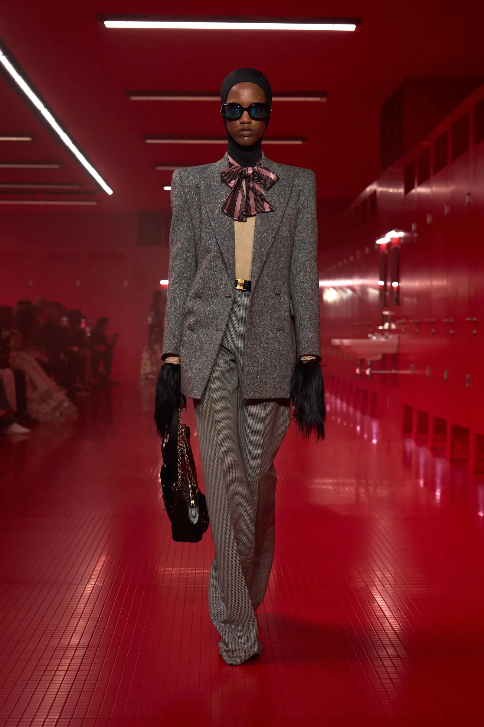 Модний код осені-зими 2025/2026: головні тренди жіночого одягу bow, 34, Модний код осені-зими 2025/2026: головні тренди жіночого одягу тренды