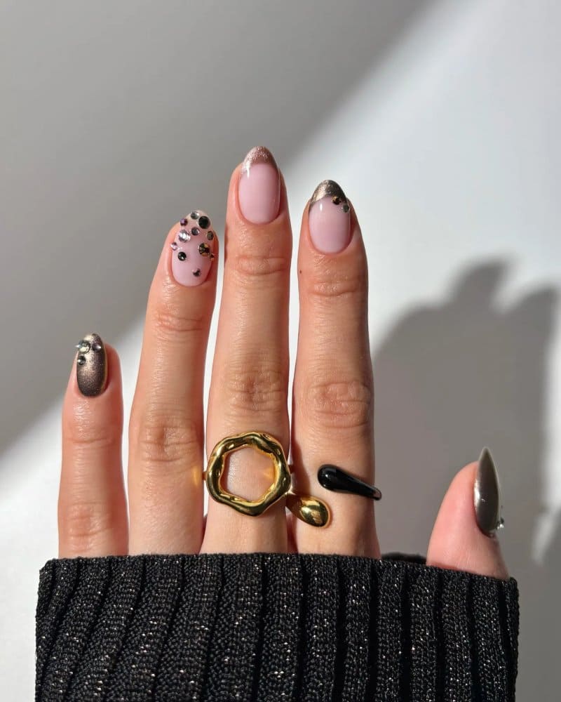 65 найкращих фото-ідей новорічного манікюру 2026: тренди, кольори, декор bright, 41, 65 найкращих фото-ідей новорічного манікюру 2026: тренди, кольори, декор Манікюр 2026