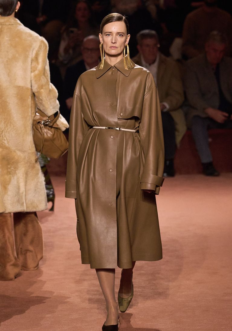 Модний код осені-зими 2025/2026: головні тренди жіночого одягу brown2, 3, Модний код осені-зими 2025/2026: головні тренди жіночого одягу тренды