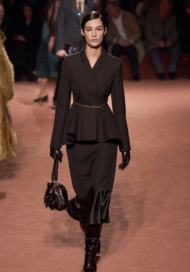 Модний код осені-зими 2025/2026: головні тренди жіночого одягу brown3, 4, Модний код осені-зими 2025/2026: головні тренди жіночого одягу тренды