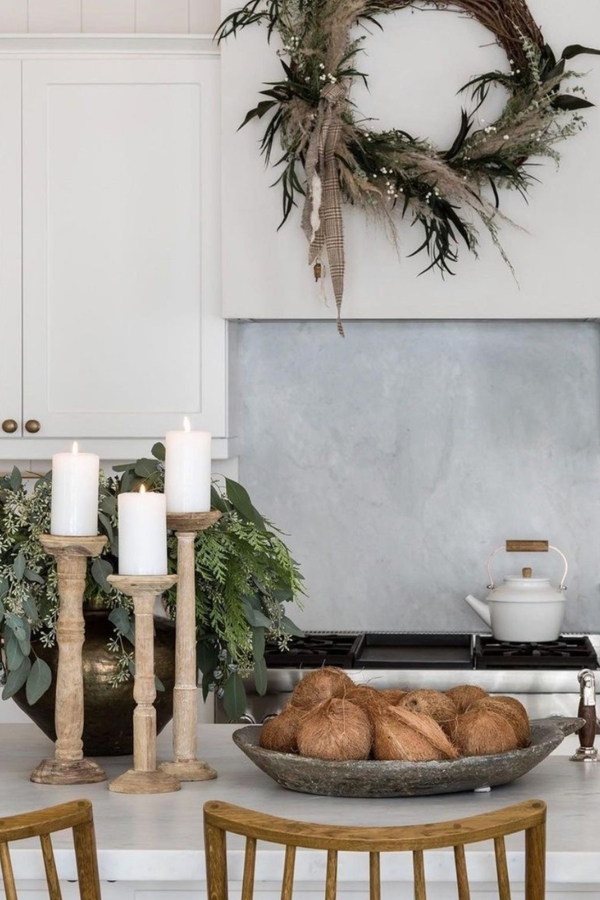 Будинок, повний магії: новорічні тренди декору на 2026 рік candles, 5, Будинок, повний магії: новорічні тренди декору на 2026 рік Новорічний декор