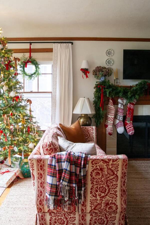 Будинок, повний магії: новорічні тренди декору на 2026 рік carpet, 16, Будинок, повний магії: новорічні тренди декору на 2026 рік Новорічний декор