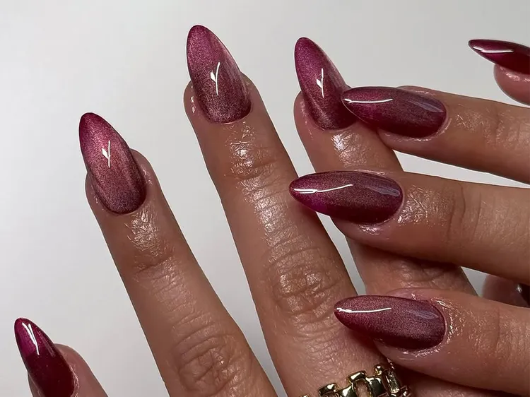 Манікюр мигдаль: розкішні та сміливі тенденції сезону (55 фото) Стильний манікюр котяче око - мигдаль: