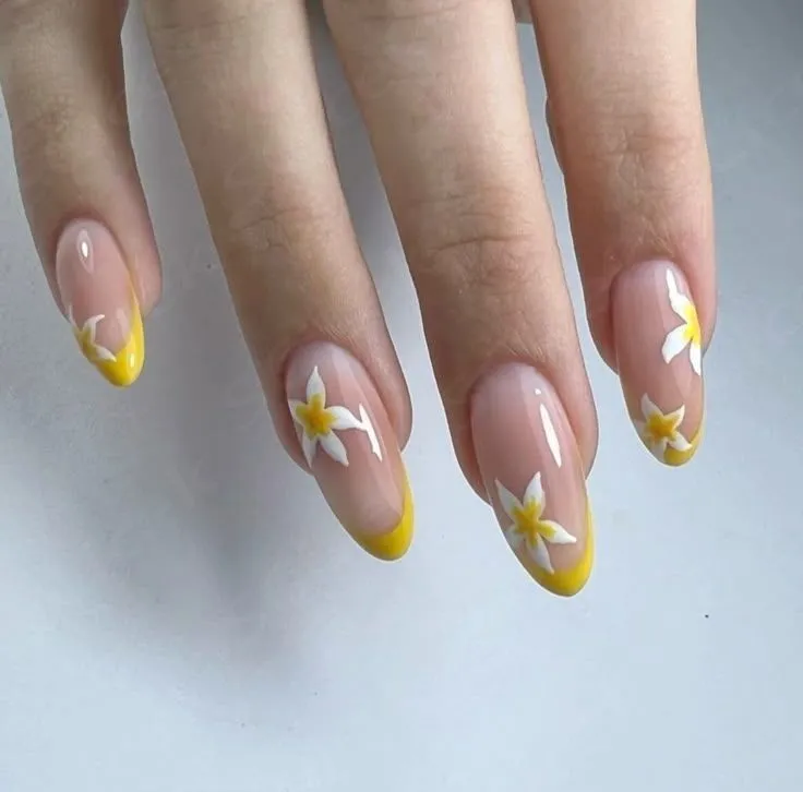 Грошовий манікюр на червень 2026 року: залучіть фінансовий потік на початку літа cvety2 2, 26, Грошовий манікюр на червень 2026 року: залучіть фінансовий потік на початку літа маникюр