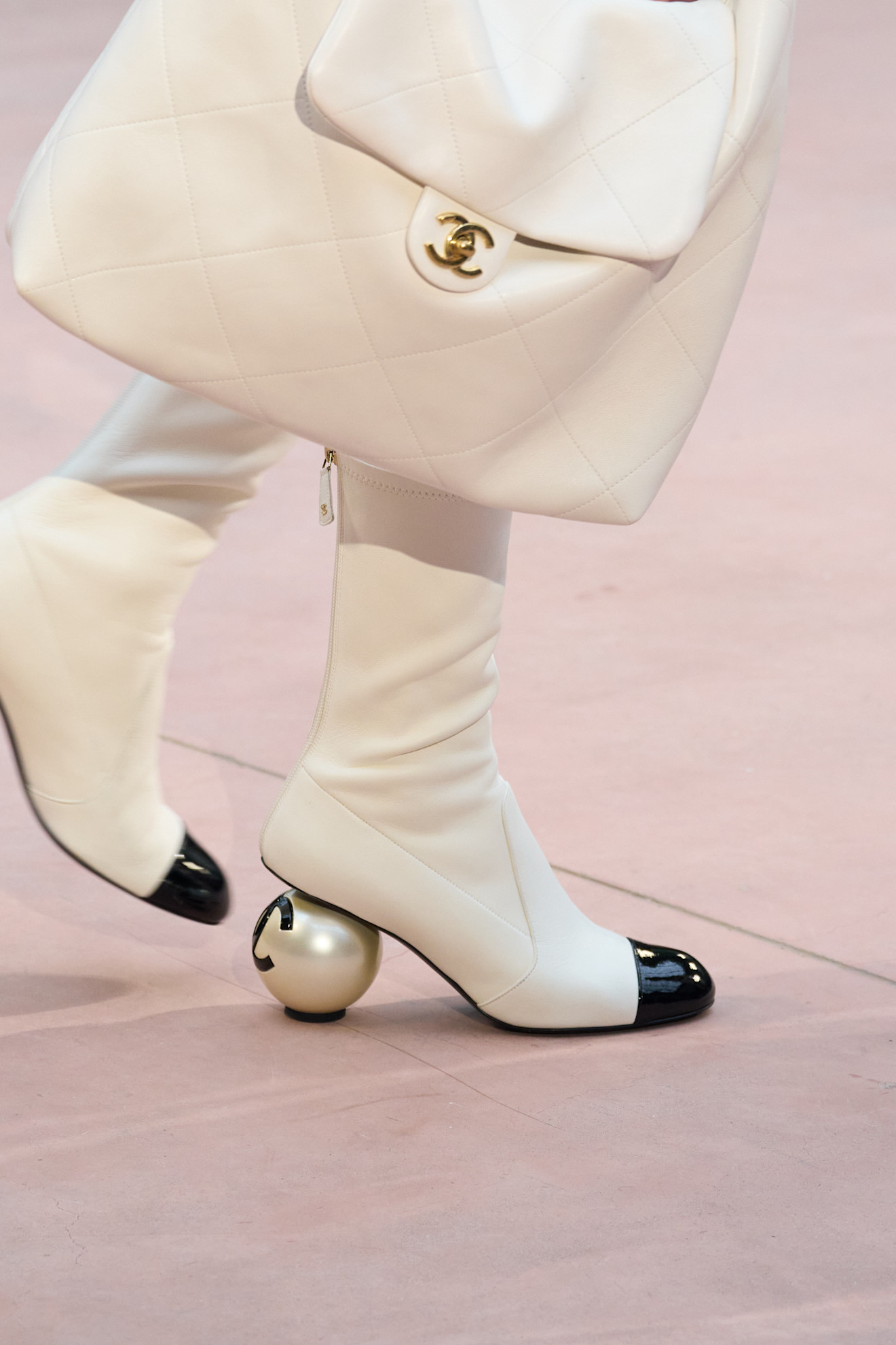 Що купити на осінь 2025: головні тренди жіночого взуття decor, 8, Що купити на осінь 2025: головні тренди жіночого взуття Жіноче взуття