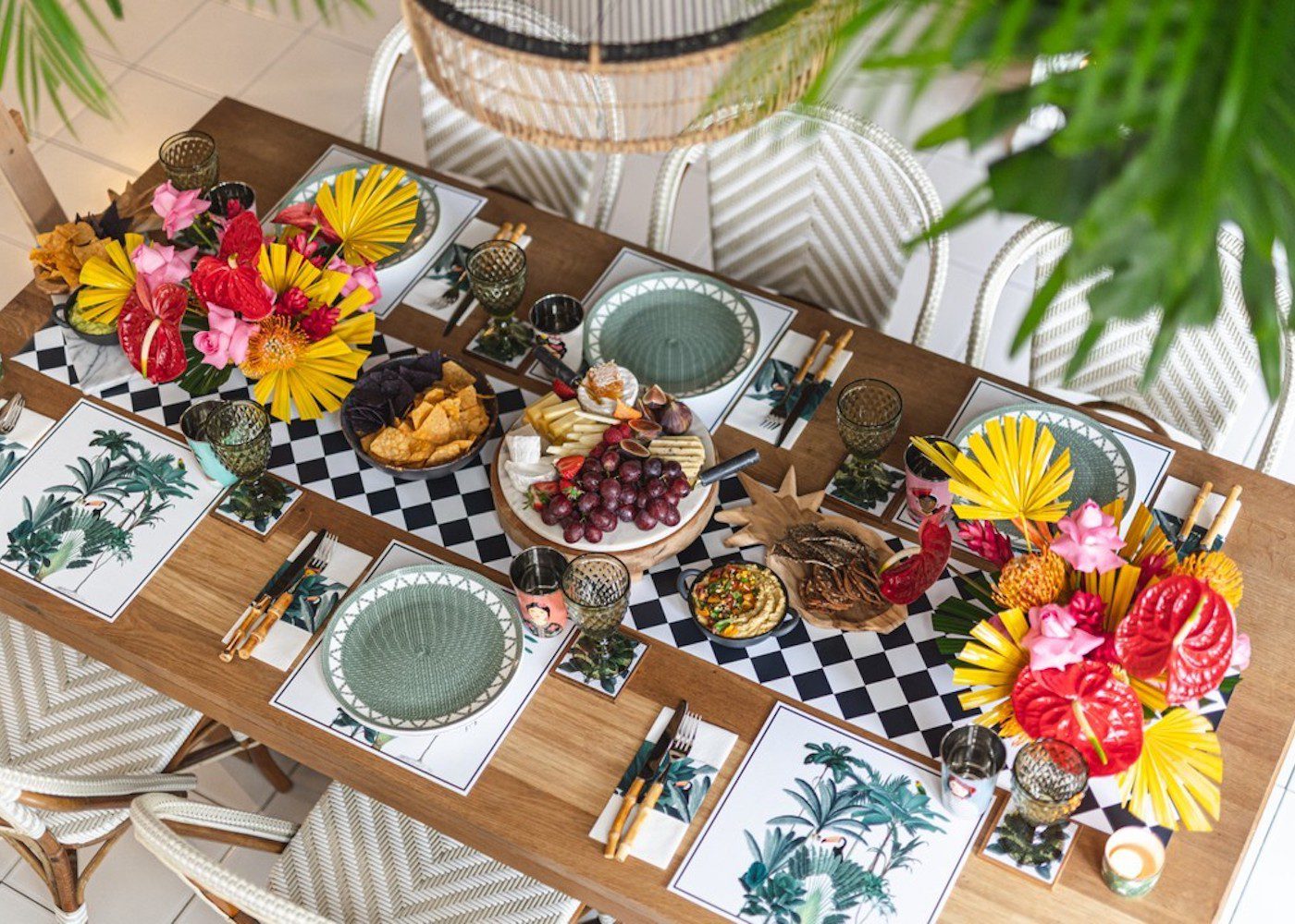 День Вчителя: ТОП-30 ідей ідеального подарунка. Цікаві традиції інших країн Найкращі подарунки та привітання на День Вчителя