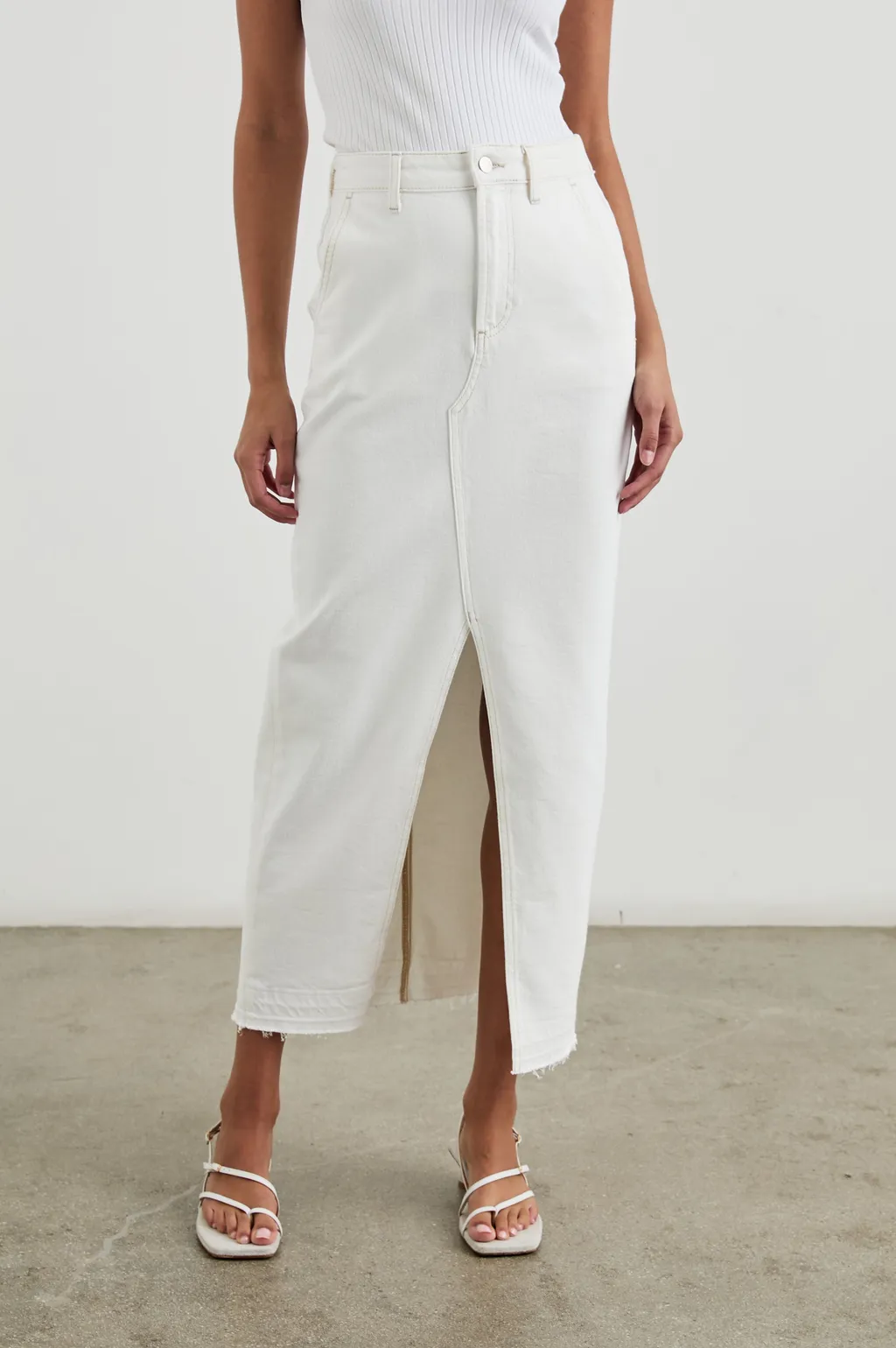 Спідниця-міді - тренд 2026: види, як підібрати по фігурі. З чим носити атласну та джинсову спідниці-міді? dzhins7, 42, Спідниця-міді - тренд 2026: види, як підібрати по фігурі. З чим носити атласну та джинсову спідниці-міді? міді