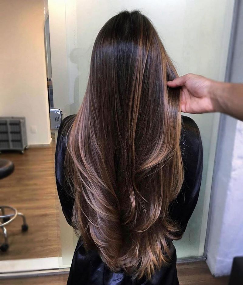 Модні жіночі стрижки-2026 на довге волосся: назви з фото, кому яка підійде? , 28, Модні жіночі стрижки-2026 на довге волосся: назви з фото, кому яка підійде? модные женские стрижки