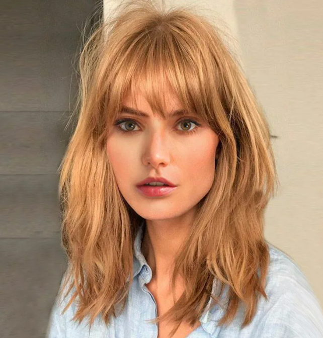 Модні жіночі стрижки з чубчиком на середнє волосся: за типом волосся та формою обличчя. Назви з фото franc, 6, Модні жіночі стрижки з чубчиком на середнє волосся: за типом волосся та формою обличчя. Назви з фото стрижки с челкой