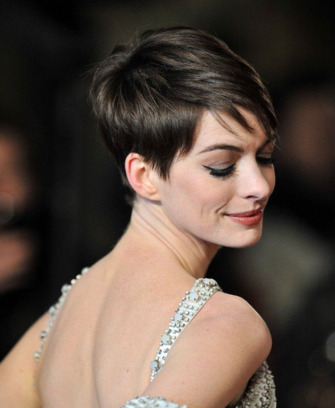 Короткі жіночі стрижки з чубчиком, які варто спробувати цього року! Назви з фото garson2, 43, Короткі жіночі стрижки з чубчиком, які варто спробувати цього року! Назви з фото стрижки с челкой