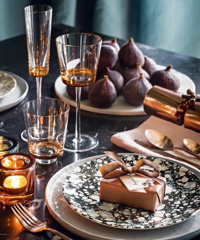 Сервірування столу на Новий рік 2026: як створити святкову магію gift, 21, Сервірування столу на Новий рік 2026: як створити святкову магію Сервірування столу