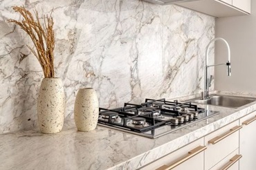 Стільниця із каменю на кухню: наскільки це практично? Плюси та мінуси, матеріали, догляд , 5, Стільниця із каменю на кухню: наскільки це практично? Плюси та мінуси, матеріали, догляд привітання з 14 лютого