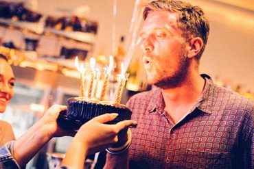 Привітання друга з днем народження: прикольні ідеї від душі у прозі , 43, Привітання друга з днем народження: прикольні ідеї від душі у прозі новорічні кулі