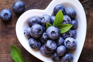 glavn 62, 59, Лохина: чому корисно з'їдати жменю ягід щодня? Користь, шкода, протипоказання, рецепти Акцентная стена