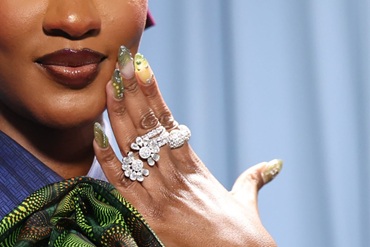 glavn 67, 21, Магніт для грошей: ідеальний грошовий манікюр на листопад 2025 року. Цветок лилейник