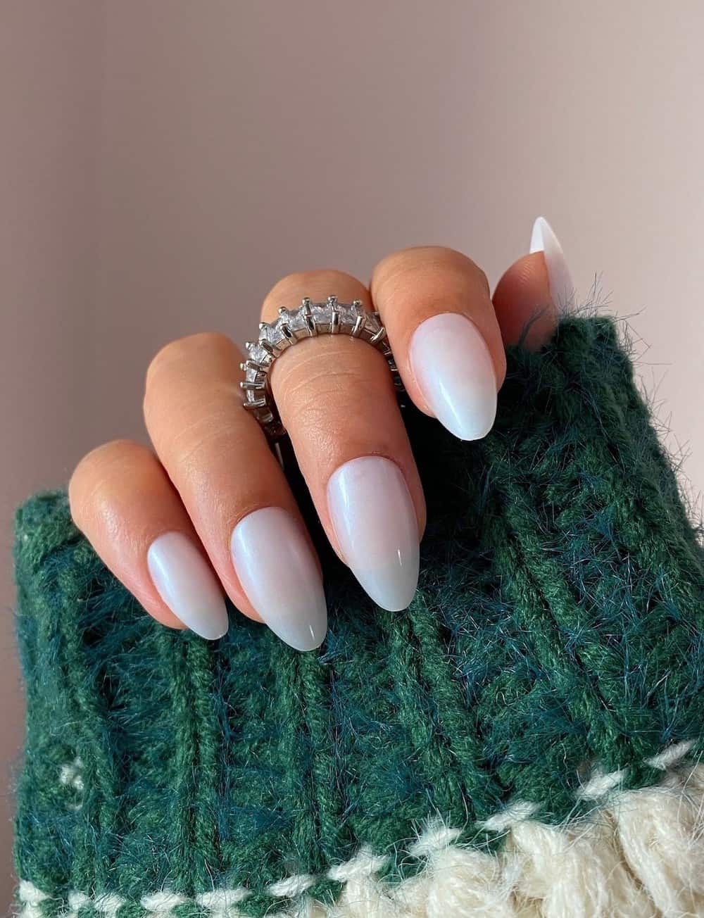 Який манкіюр у моді цієї зими? Класика, тренди, новинки – 75 фото glazur, 11, Який манкіюр у моді цієї зими? Класика, тренди, новинки – 75 фото маникюр