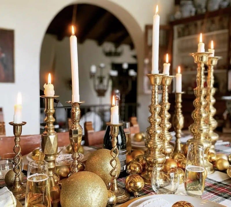 Сервірування столу на Новий рік 2026: як створити святкову магію gold4 2, 8, Сервірування столу на Новий рік 2026: як створити святкову магію Сервірування столу
