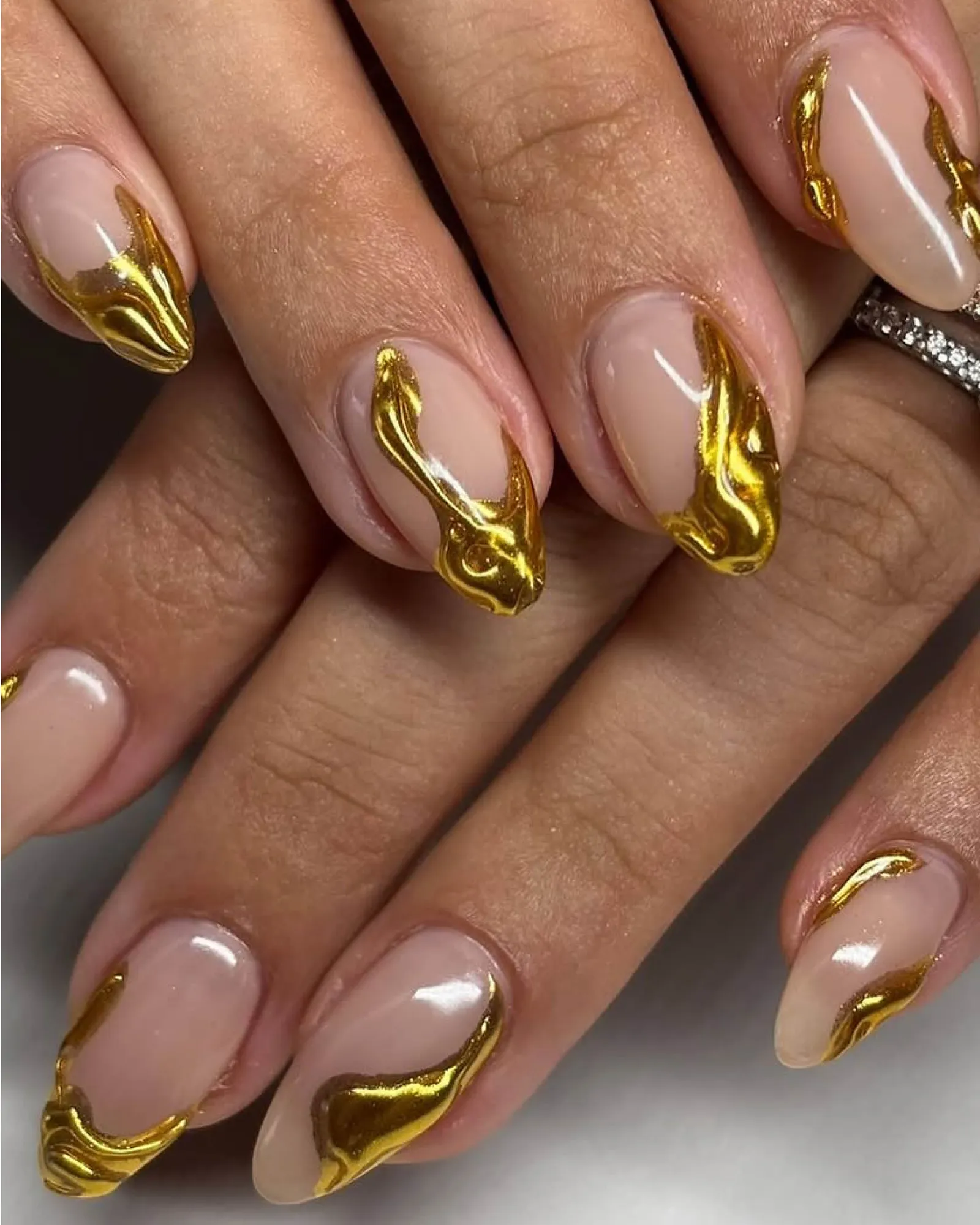 gold6, 16, Секреты денежного маникюра: цвета и символы октября 2025 маникюр на октябрь