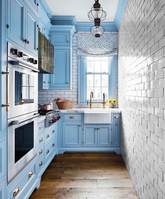 Як поєднувати кольори в інтер'єрі? Найкращі комбінації кольорів з фото golub kuhnja 1, 70, Як поєднувати кольори в інтер'єрі? Найкращі комбінації кольорів з фото сочетания цветов