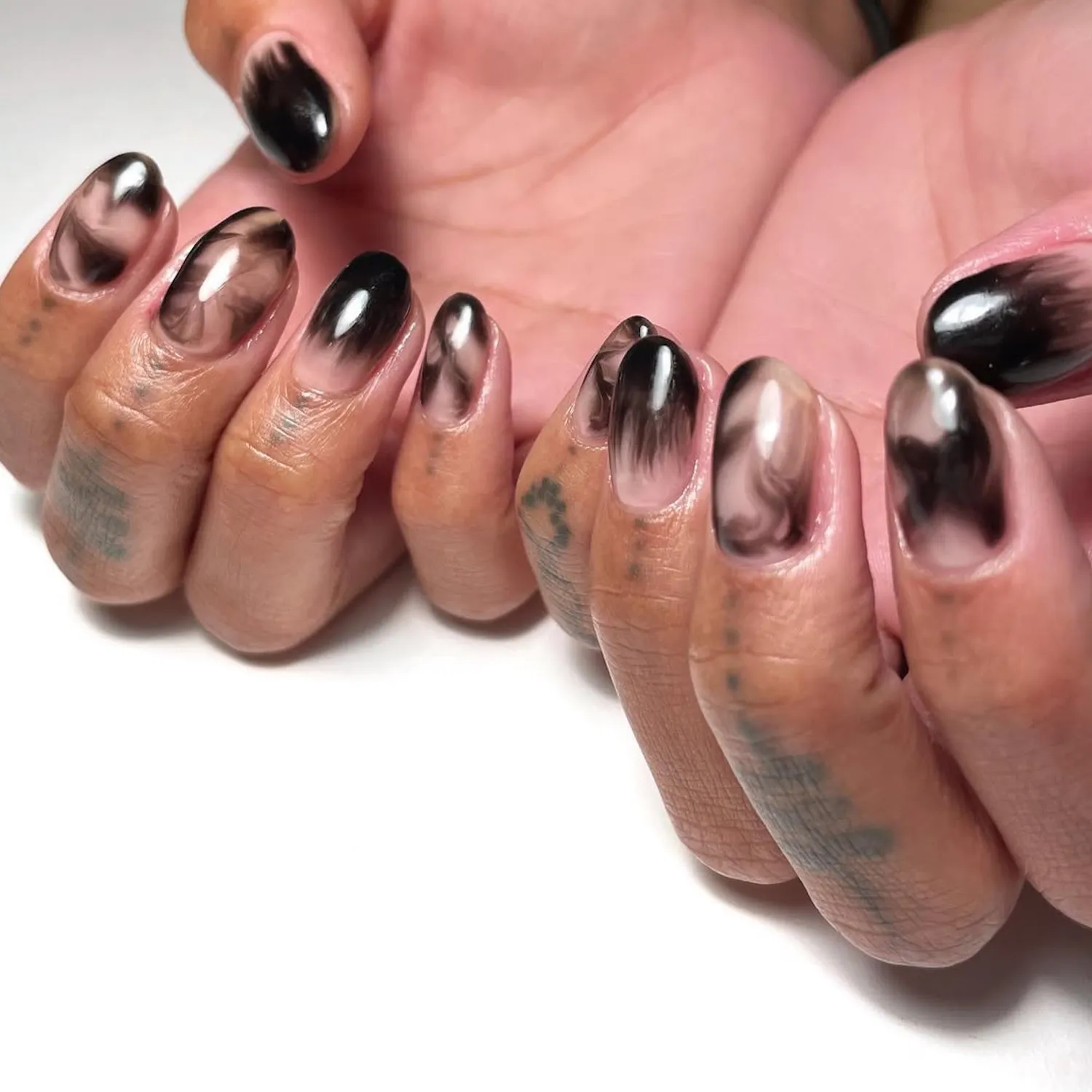 Манікюр мигдаль: розкішні та сміливі тенденції сезону (55 фото) gotic3, 11, Манікюр мигдаль: розкішні та сміливі тенденції сезону (55 фото) Мигдаль манікюр