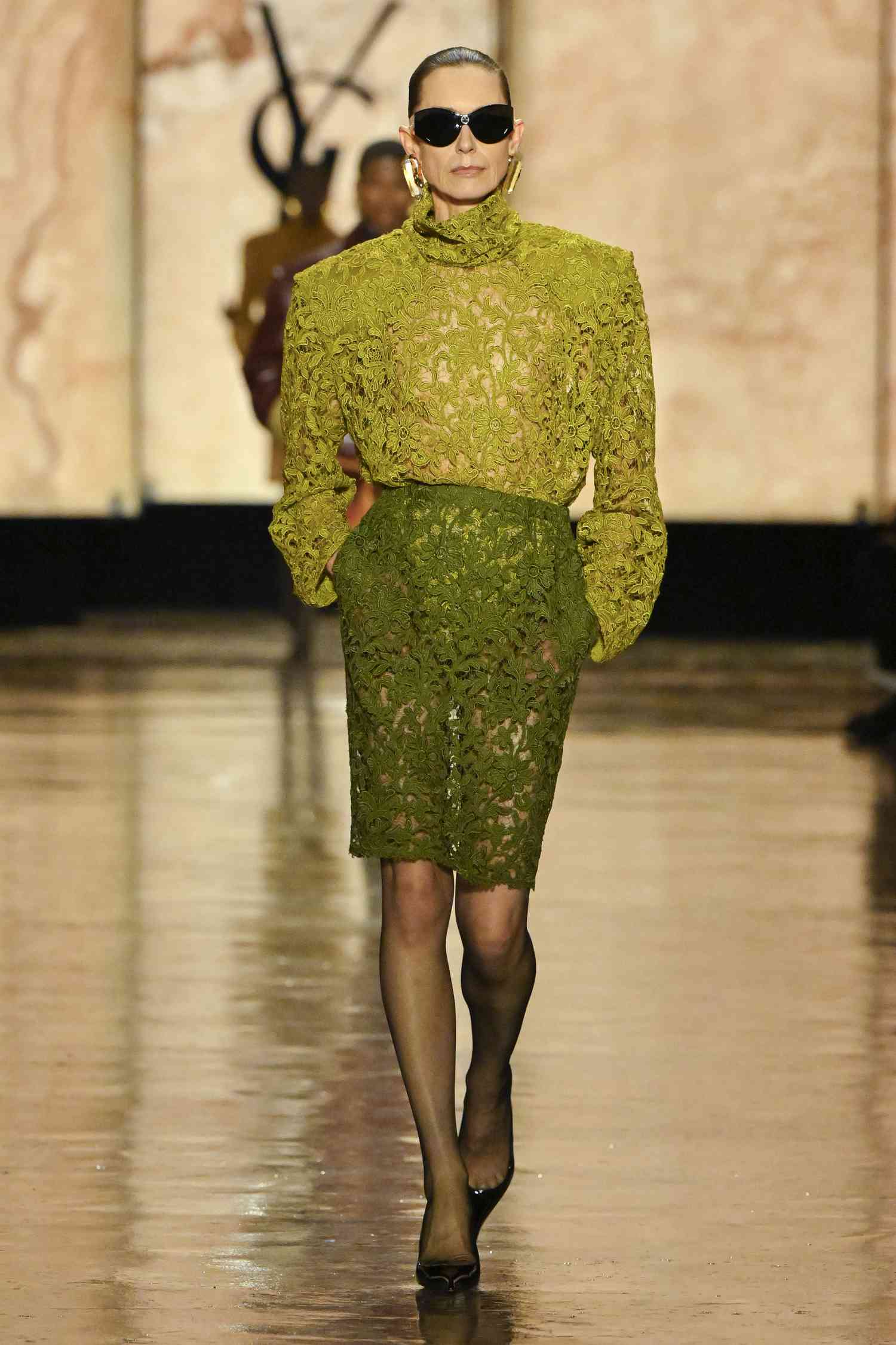 Модний код осені-зими 2025/2026: головні тренди жіночого одягу green4, 37, Модний код осені-зими 2025/2026: головні тренди жіночого одягу тренды