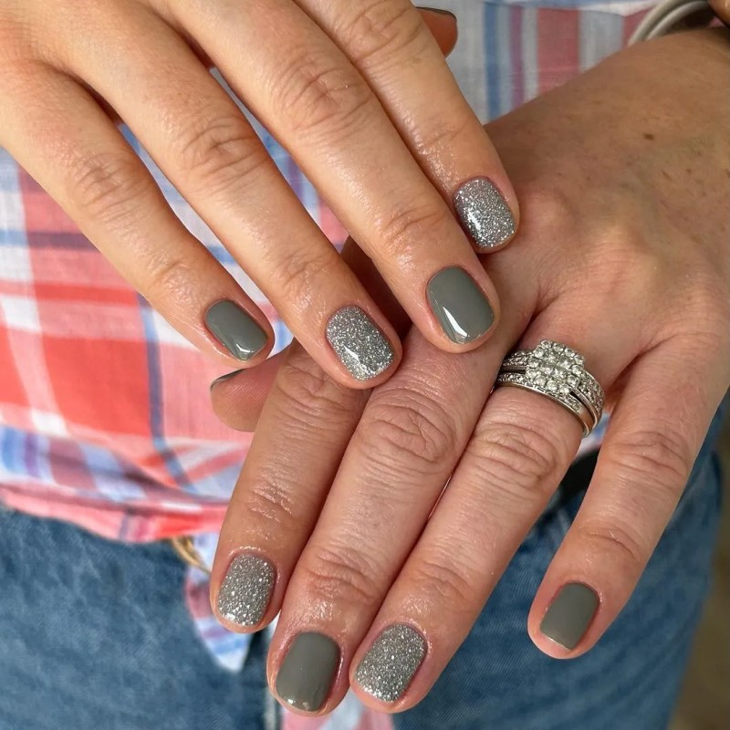 grey3, 4, Денежный маникюр на январь 2026: привлекаем деньги и успех маникюр на январь 2026