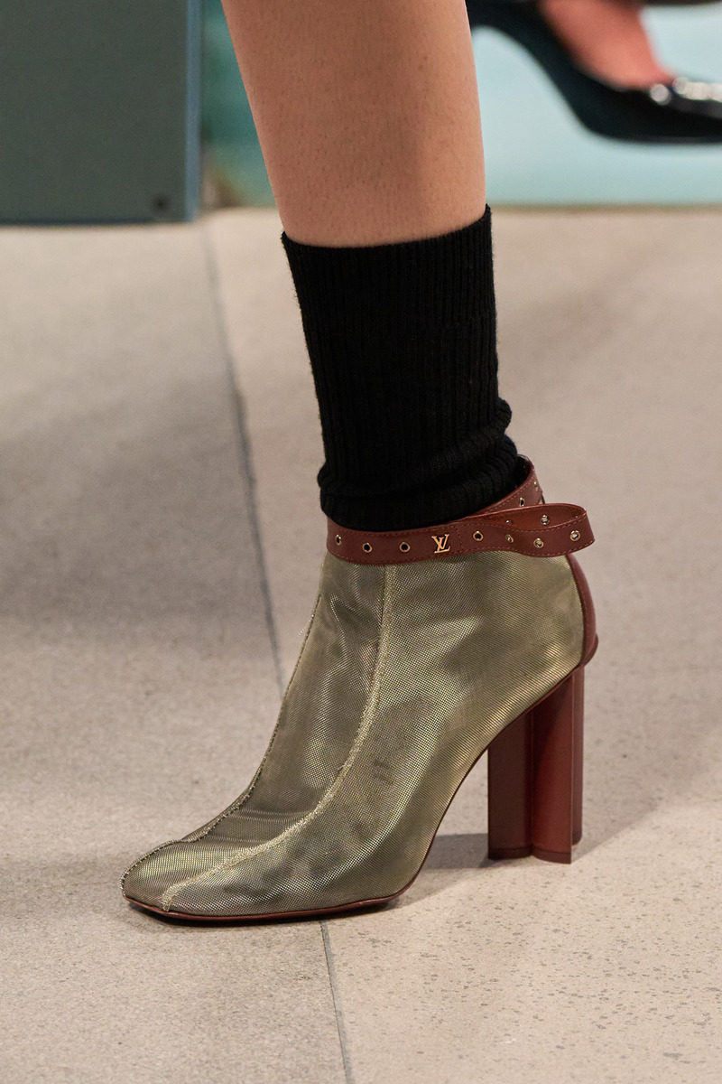 Що купити на осінь 2025: головні тренди жіночого взуття grubie2, 5, Що купити на осінь 2025: головні тренди жіночого взуття Жіноче взуття