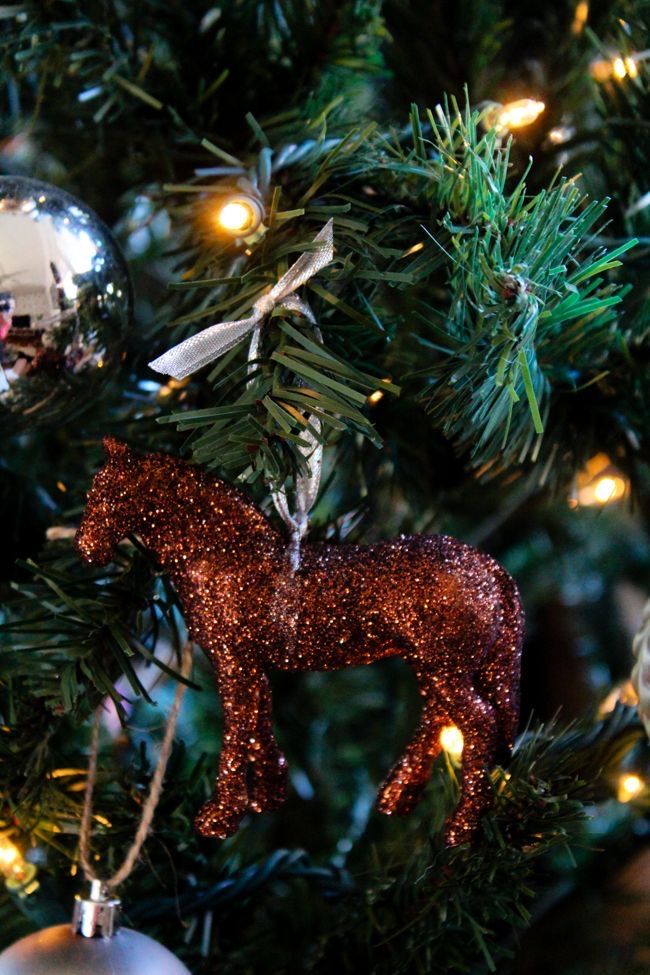 Стильний затишок: як нарядити ялинку у 2026 році модно і для душі hors, 17, Стильний затишок: як нарядити ялинку у 2026 році модно і для душі Як нарядити ялинку