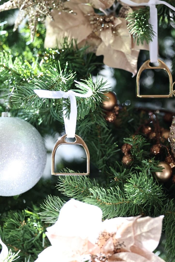 Стильний затишок: як нарядити ялинку у 2026 році модно і для душі hors2, 18, Стильний затишок: як нарядити ялинку у 2026 році модно і для душі Як нарядити ялинку