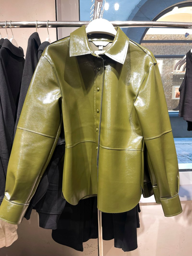 Тренди жіночих курток сезону осінь-зима 2025/2026: огляд модних магазинів img 3443 2 1, 12, Тренди жіночих курток сезону осінь-зима 2025/2026: огляд модних магазинів куртки