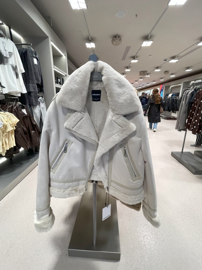 Тренди жіночих курток сезону осінь-зима 2025/2026: огляд модних магазинів img 3544, 20, Тренди жіночих курток сезону осінь-зима 2025/2026: огляд модних магазинів куртки