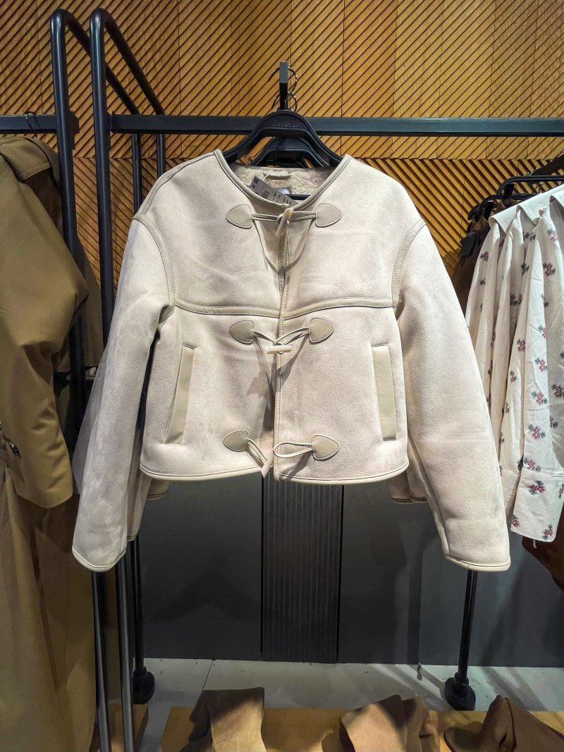 Тренди жіночих курток сезону осінь-зима 2025/2026: огляд модних магазинів img 3575 2 2, 22, Тренди жіночих курток сезону осінь-зима 2025/2026: огляд модних магазинів куртки