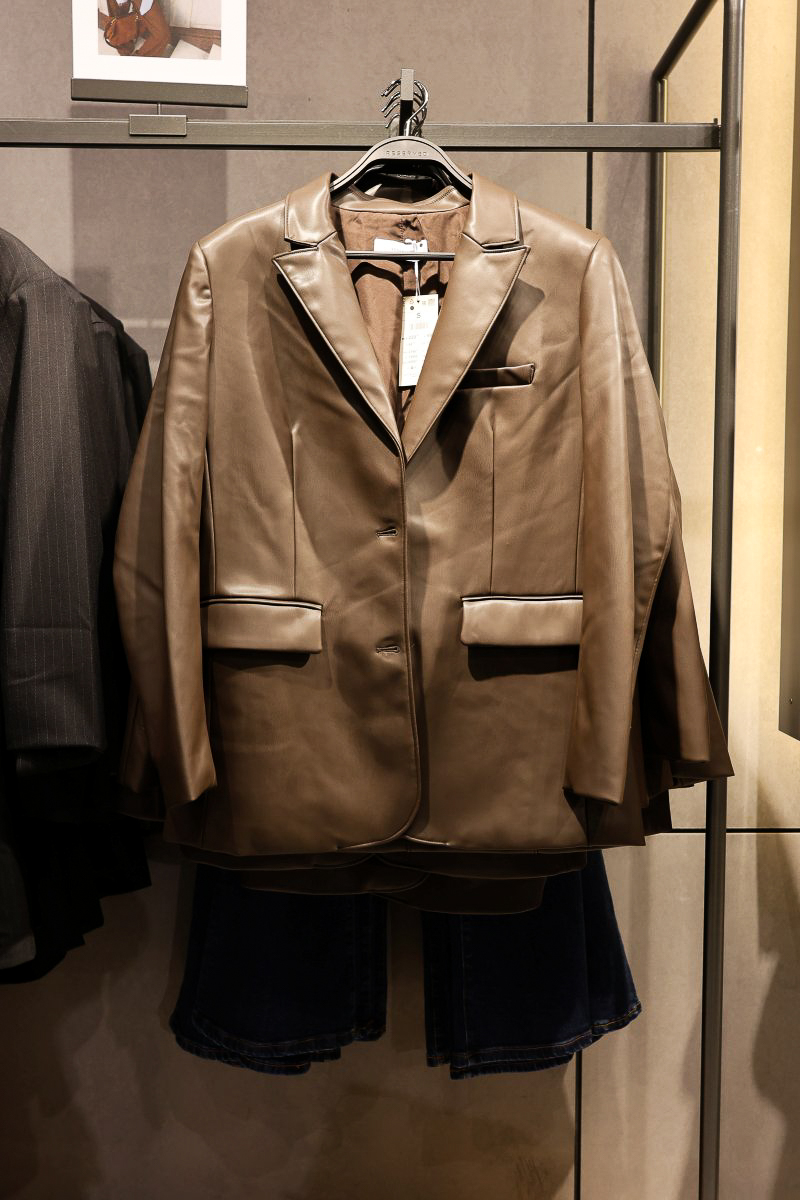 Тренди жіночих курток сезону осінь-зима 2025/2026: огляд модних магазинів img 4819 1, 15, Тренди жіночих курток сезону осінь-зима 2025/2026: огляд модних магазинів куртки