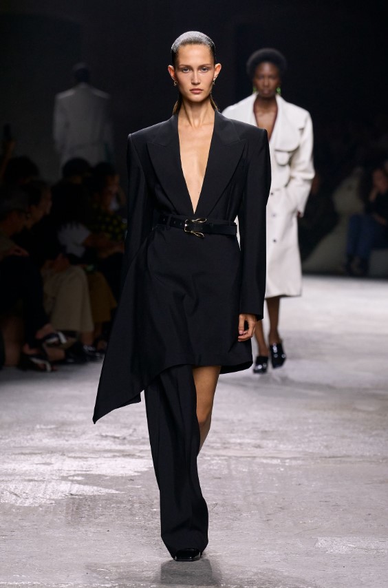 Тренди жіночого одягу весна-літо 2026: чим здивує новий сезон jubki brjuki4, 47, Тренди жіночого одягу весна-літо 2026: чим здивує новий сезон тренды женской одежды