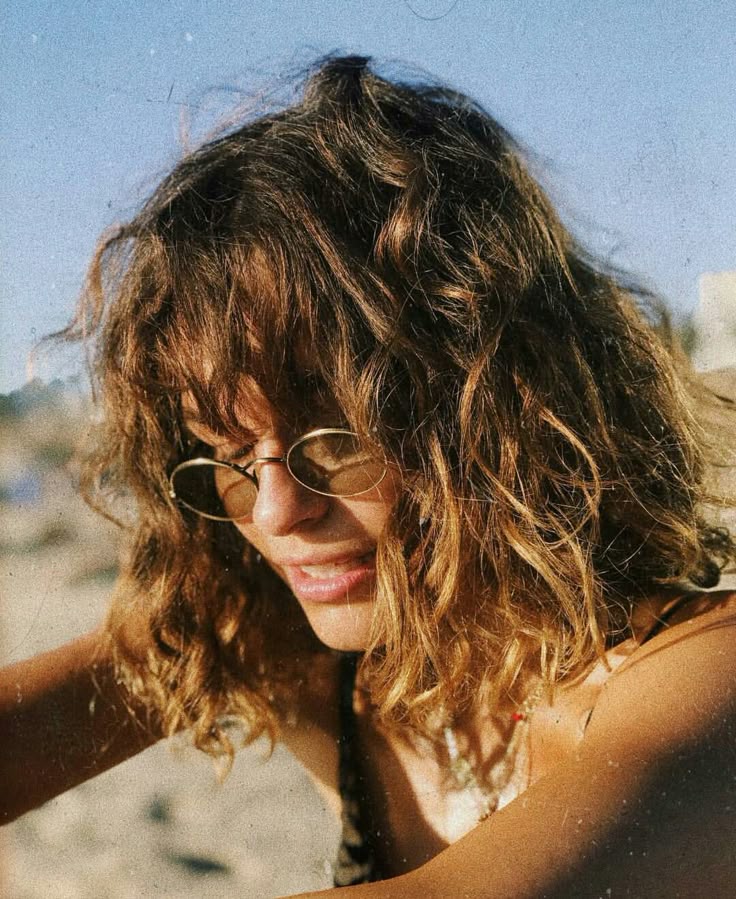 Кращі стрижки для кучериків у 2026 році: вибираємо за типом обличчя та довжиною волосся. kaskad2 2, 29, Кращі стрижки для кучериків у 2026 році: вибираємо за типом обличчя та довжиною волосся. стрижки