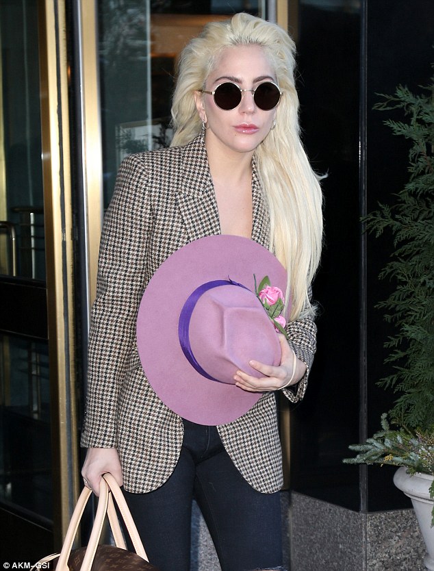 Як вибрати ідеальні сонцезахисні окуляри: тренди 2026 року kruglye, 18, Як вибрати ідеальні сонцезахисні окуляри: тренди 2026 року очки