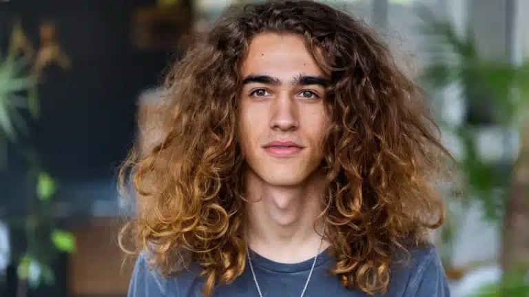 Зухвалі та солідні чоловічі стрижки на довге волосся: назви з фото. Як вибрати відповідну? kudri2, 64, Зухвалі та солідні чоловічі стрижки на довге волосся: назви з фото. Як вибрати відповідну? длинные волосы