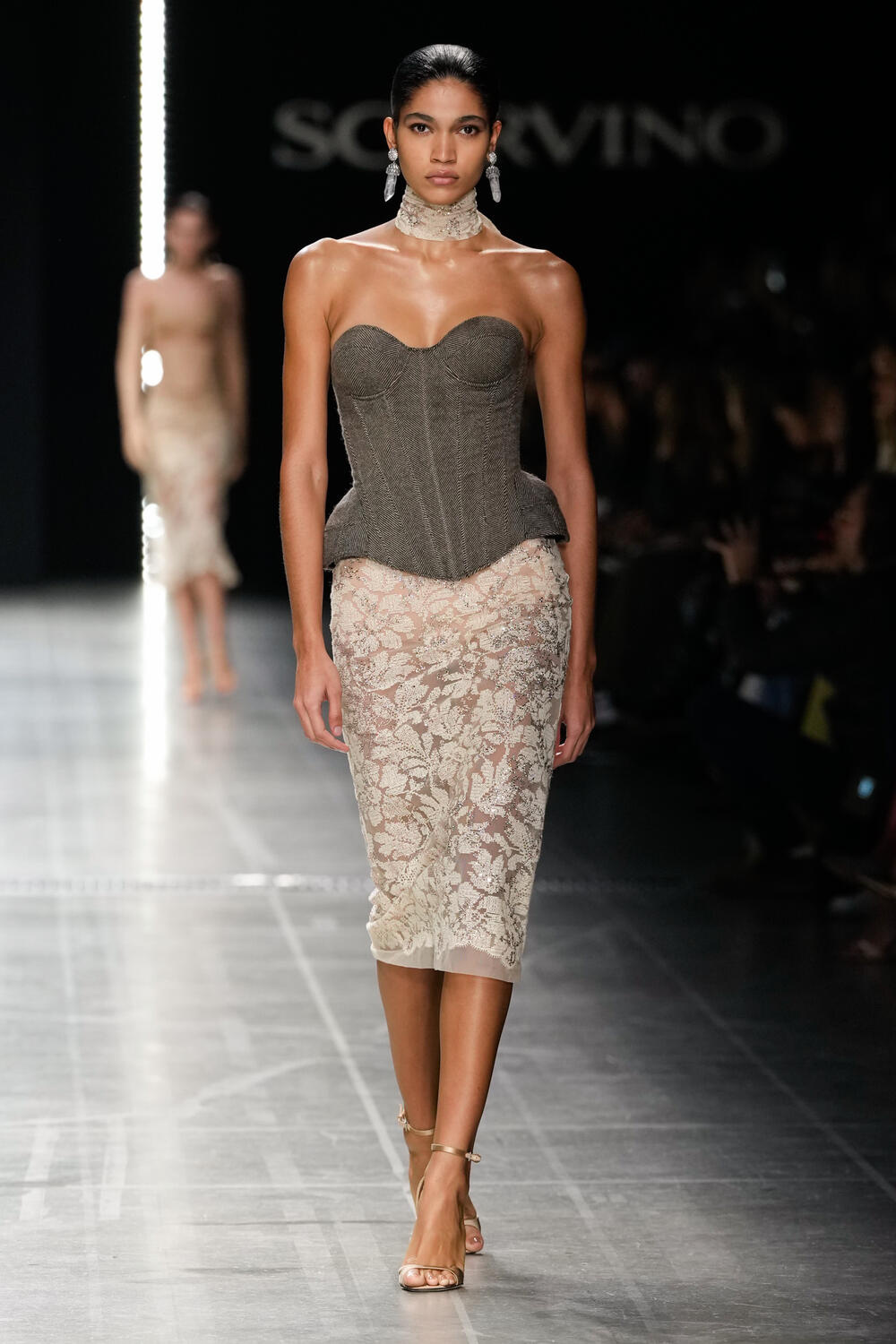 Модний код осені-зими 2025/2026: головні тренди жіночого одягу lace, 36, Модний код осені-зими 2025/2026: головні тренди жіночого одягу тренды