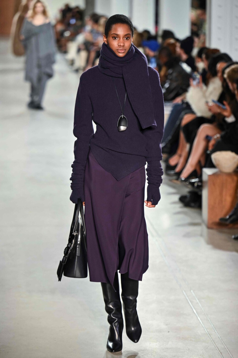 Модний код осені-зими 2025/2026: головні тренди жіночого одягу lila4, 8, Модний код осені-зими 2025/2026: головні тренди жіночого одягу тренды